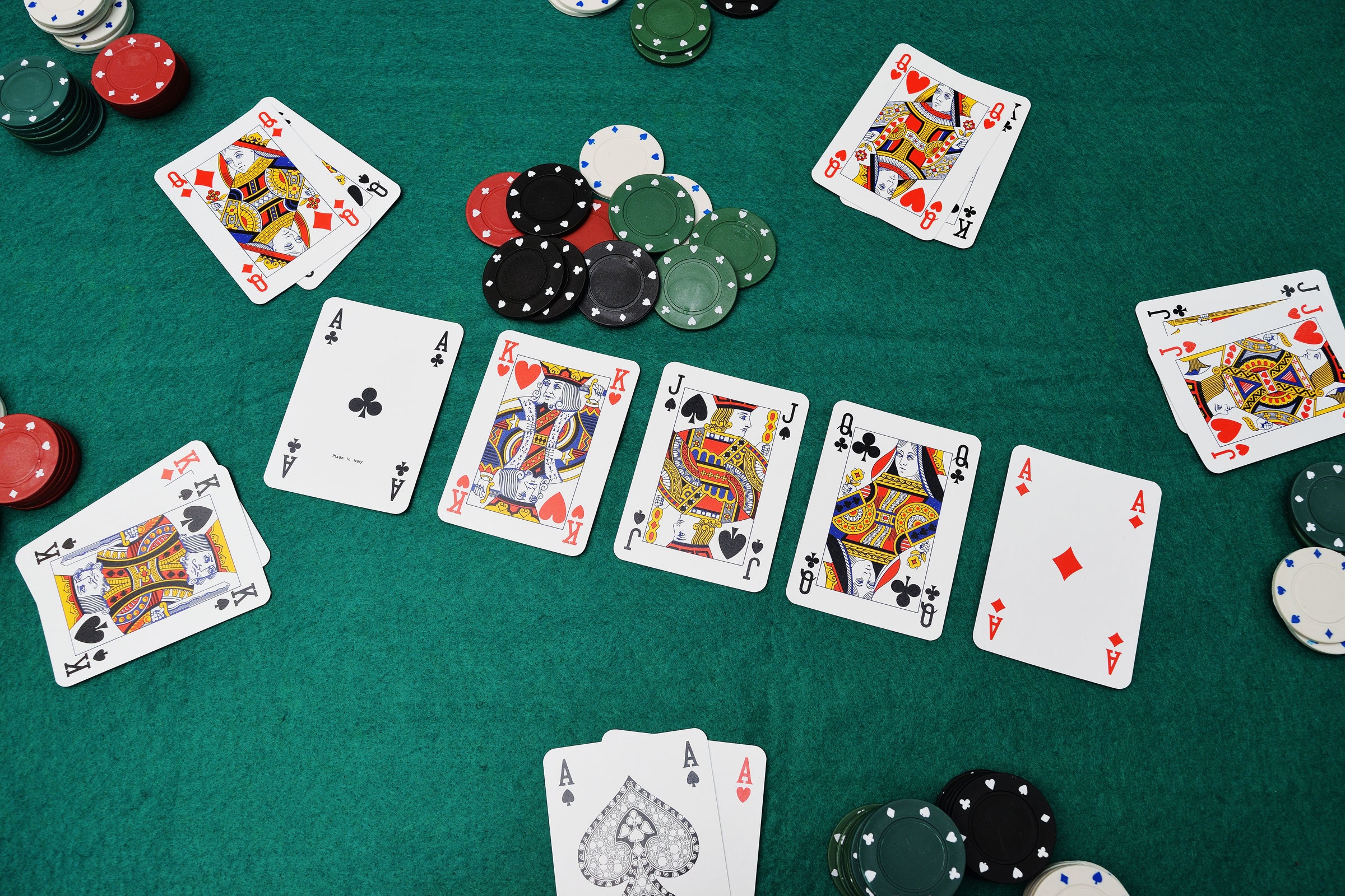 Yêu cầu khi chơi poker mậu binh đơn giản